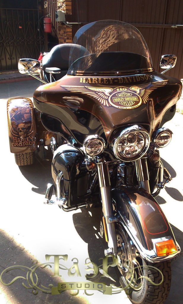 Юбилейная аэрография на Harley Davidson