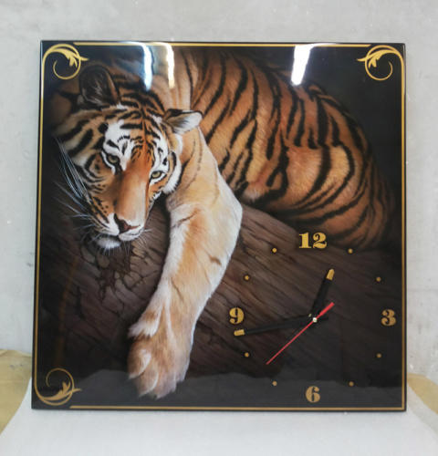 Тигр - настенные часы с аэрографией
