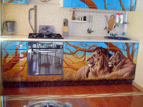 Семейство льва - аэрография на кухонном гарнитуре
