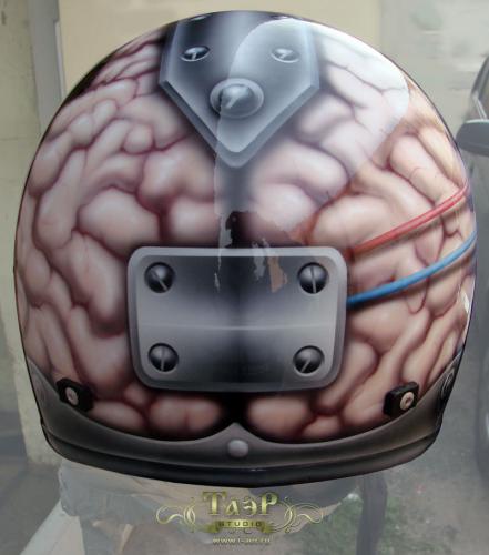 Мозг - аэрография на мотоциклетном шлеме