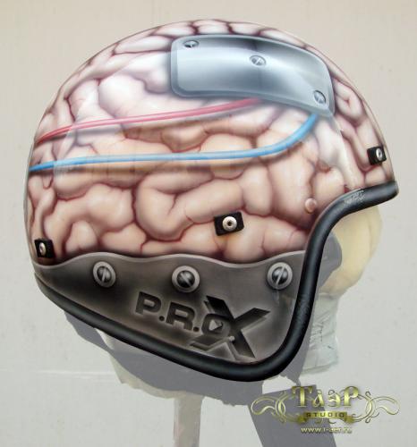 Мозг - аэрография на мотоциклетном шлеме